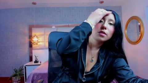 Snapshot of nohemi_louse chatting on 9, 6, 2026 Nohemi online show from 9, 6, 2026