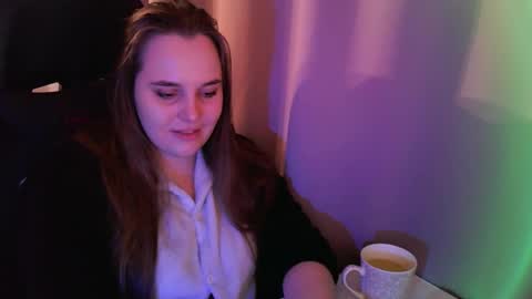 noir_ember_ online show from 28, 10, 2025