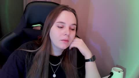 noir_ember_ online show from 23, 11, 2025