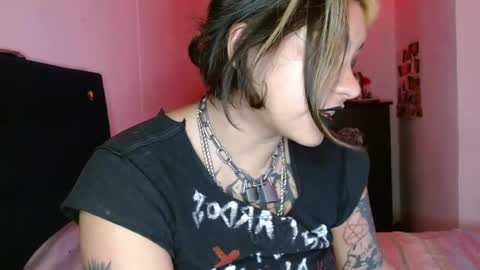 Snapshot of noise_anny chatting on 18, 2, 2025 anny online show from 18, 2, 2025