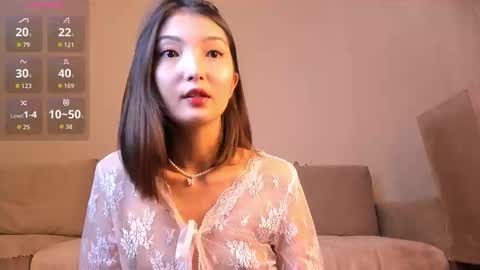 Snapshot of nooniemoon chatting on 28, 9, 2025 nooniemoon online show from 28, 9, 2025