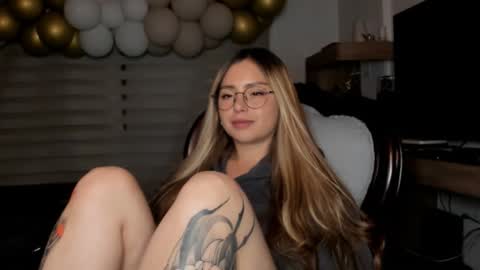 Snapshot of noorthernlightss chatting on 6, 11, 2025 Ara online show from 6, 11, 2025