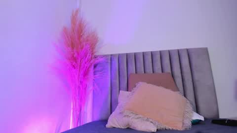 Nora Da Silva online show from 28, 12, 2024