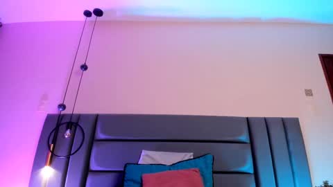 Nora Da Silva online show from 4, 3, 2025