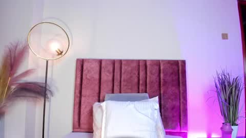 Nora Da Silva online show from 11, 4, 2026