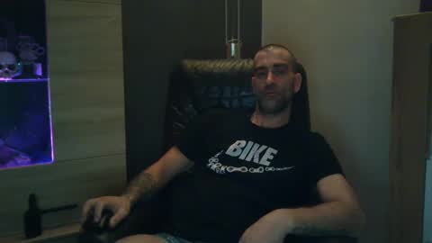 Snapshot of not4one chatting on 3, 2, 2025 not4one online show from 3, 2, 2025