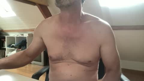 Snapshot of noux69 chatting on 4, 6, 2026 noux69 online show from 4, 6, 2026