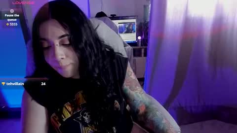 Snapshot of nova_gara chatting on 20, 10, 2025 s online show from 20, 10, 2025