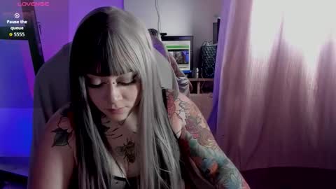 Snapshot of nova_gara chatting on 27, 10, 2025 s online show from 27, 10, 2025