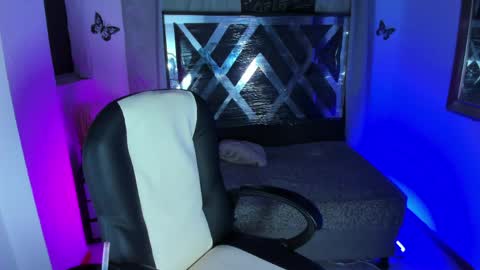 Snapshot of nova_sex1 chatting on 19, 5, 2026 nova online show from 19, 5, 2026