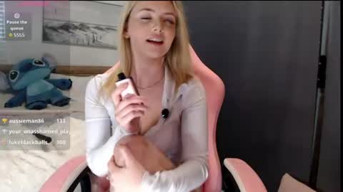 Snapshot of novakitty4 chatting on 2, 7, 2026 Nova online show from 2, 7, 2026