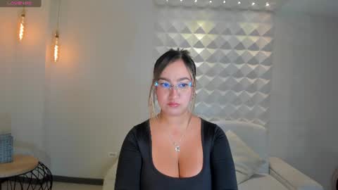 Snapshot of novasinclairx chatting on 9, 7, 2026 Nova Sinclair online show from 9, 7, 2026