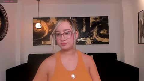 Snapshot of novasinclairx chatting on 22, 7, 2026 Nova Sinclair online show from 22, 7, 2026