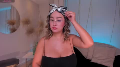 Snapshot of novasinclairx chatting on 26, 7, 2026 Nova Sinclair online show from 26, 7, 2026