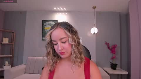 Snapshot of novasinclairx chatting on 6, 8, 2026 Nova Sinclair online show from 6, 8, 2026