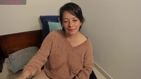 nuit_rose online show from 2, 3, 2025