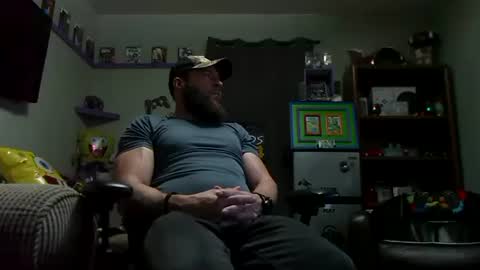 Awwwww Hey Sweetie Pies. Welcome To The Sweetie Pie Lounge. Enjoy The Dad-Cast. SweetCorny Fun-loving Dad Talk. online show from 15, 9, 2025