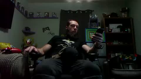 Awwwww Hey Sweetie Pies. Welcome To The Sweetie Pie Lounge. Enjoy The Dad-Cast. SweetCorny Fun-loving Dad Talk. online show from 27, 9, 2025