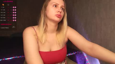 Snapshot of nutcrewlove chatting on 22, 11, 2025 WEELCOMEEEEEEEEEE online show from 22, 11, 2025