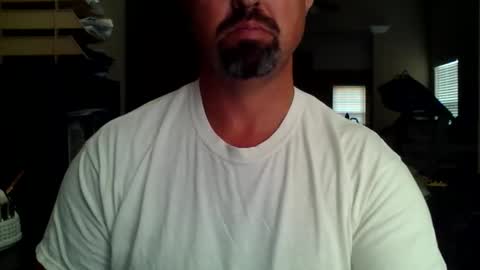 nvrenuff1979 online show from 23, 11, 2025