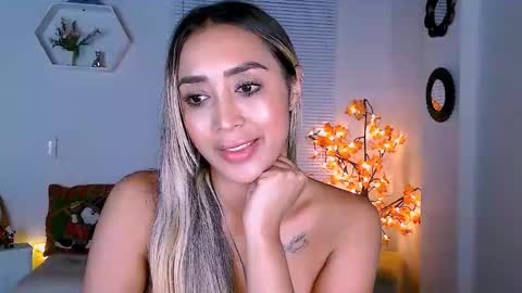 Snapshot of nycole_1988 chatting on 13, 12, 2024 Nycole online show from 13, 12, 2024