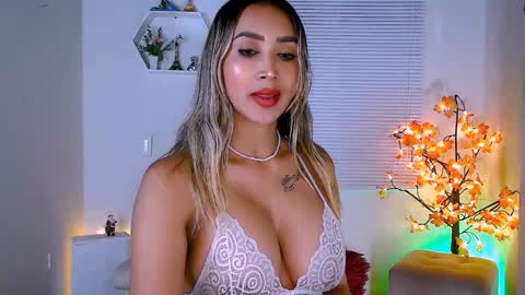 Snapshot of nycole_1988 chatting on 21, 12, 2024 Nycole online show from 21, 12, 2024