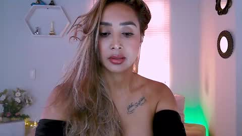 Snapshot of nycole_1988 chatting on 22, 1, 2025 Nycole online show from 22, 1, 2025