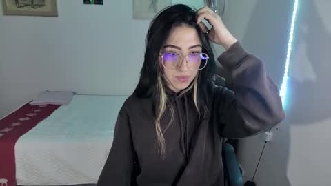 Snapshot of nymph_frida chatting on 16, 12, 2024 Frida online show from 16, 12, 2024