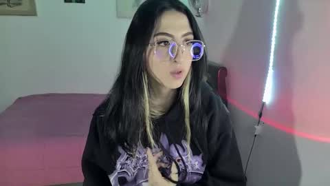 Snapshot of nymph_frida chatting on 4, 2, 2025 Frida online show from 4, 2, 2025