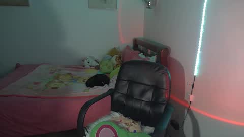 Snapshot of nymph_frida chatting on 1, 10, 2025 Frida online show from 1, 10, 2025