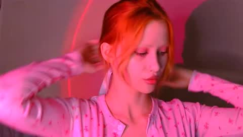 nyra_thira online show from 13, 10, 2025