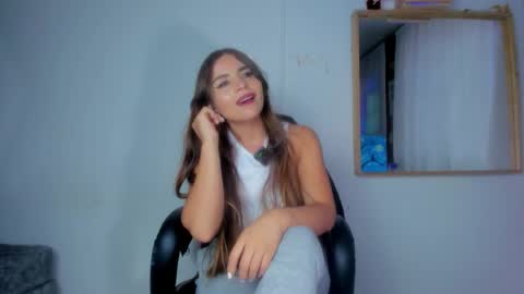 Snapshot of nyusha619933 chatting on 16, 1, 2026 Laura nyu online show from 16, 1, 2026