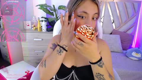 Alex   .    online show from 31, 1, 2025