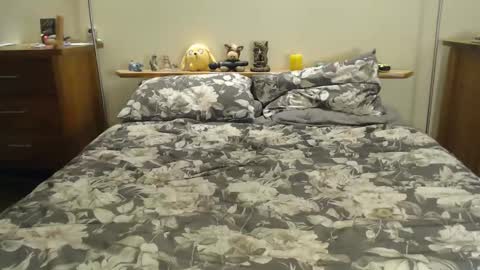 Stef  Derek online show from 7, 3, 2025