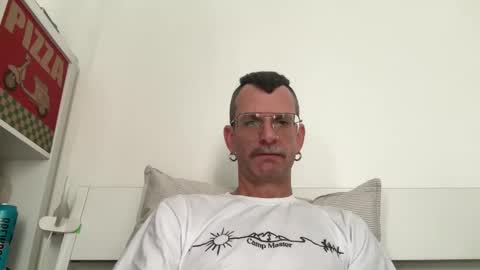 Snapshot of o_johnny_deep_o chatting on 25, 2, 2026 Jonathan Deep online show from 25, 2, 2026