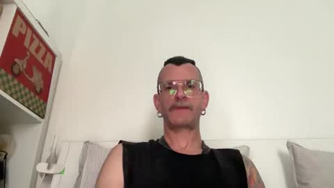 Snapshot of o_johnny_deep_o chatting on 1, 3, 2026 Jonathan Deep online show from 1, 3, 2026