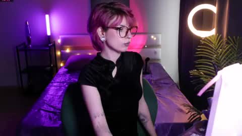 Snapshot of obedientt_ chatting on 21, 7, 2026 Moonlight online show from 21, 7, 2026