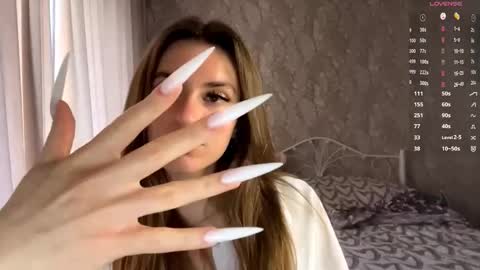 Mia online show from 23, 9, 2025