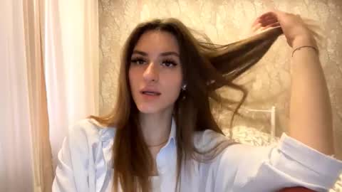 Mia online show from 22, 10, 2025