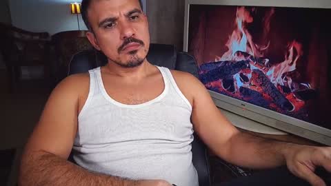 Snapshot of officeman7 chatting on 25, 12, 2024 officeman7 online show from 25, 12, 2024