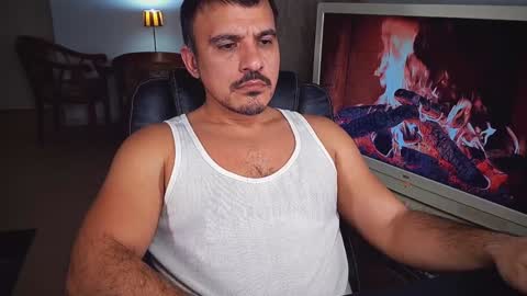 Snapshot of officeman7 chatting on 4, 1, 2025 officeman7 online show from 4, 1, 2025