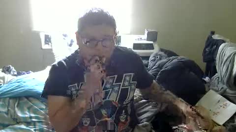 oscar flores online show from 5, 12, 2025