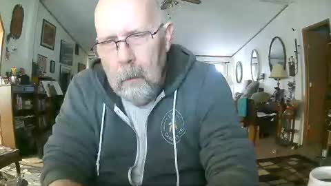 Snapshot of ogusbogus chatting on 1, 12, 2025 Maximus No Mo online show from 1, 12, 2025