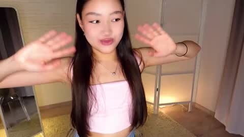 Snapshot of oh_laura chatting on 21, 10, 2025 Laura online show from 21, 10, 2025