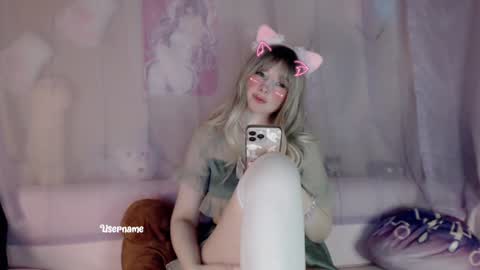 Snapshot of oh_pichuu chatting on 1, 2, 2025 Milly online show from 1, 2, 2025