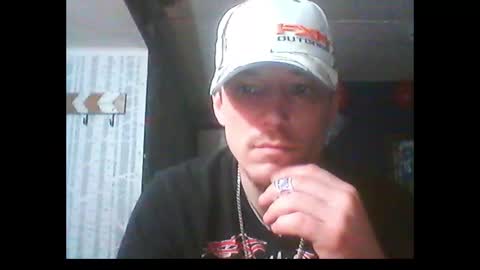Snapshot of oh_you_know69 chatting on 13, 1, 2025 who dares toss me some tips lets have fun online show from 13, 1, 2025