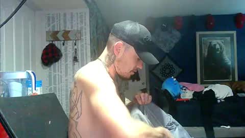 Snapshot of oh_you_know69 chatting on 5, 10, 2025 who dares toss me some tips lets have fun online show from 5, 10, 2025