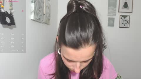 ohanna_ online show from 11, 11, 2025