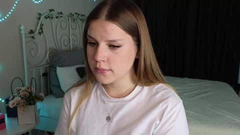 Snapshot of ohh_caitlyn chatting on 6, 10, 2025 Caitlyn or Catie online show from 6, 10, 2025