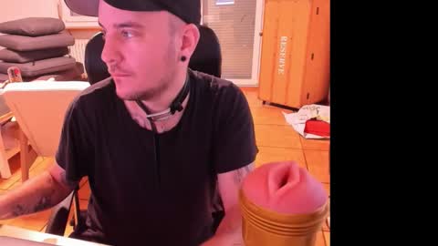 Snapshot of ohihoe92 chatting on 14, 9, 2025 Chris online show from 14, 9, 2025